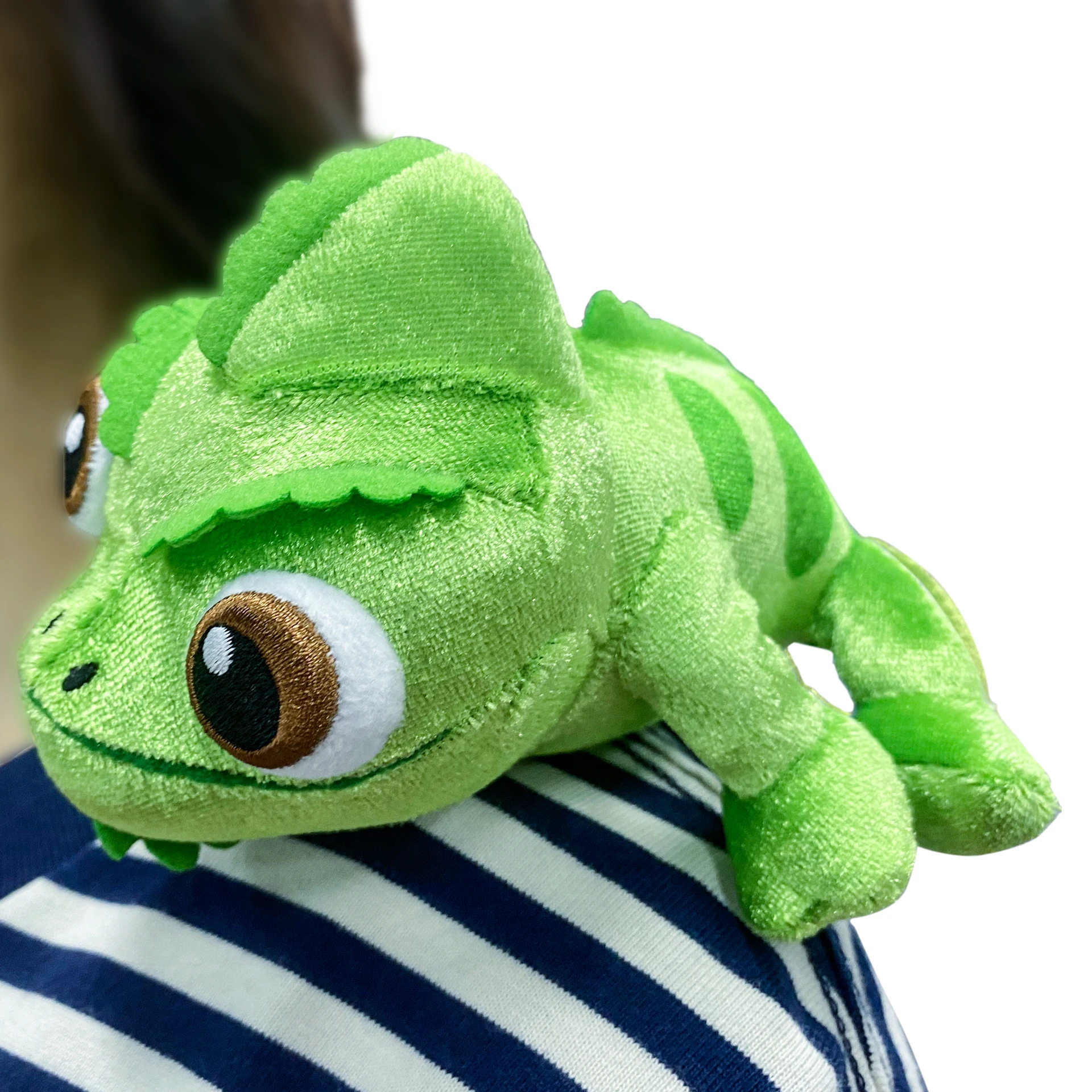 green-chameleon-plush-toy-shoulder-buddy-new-01 green chameleon plush toy shoulder buddy new 01